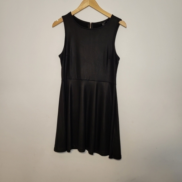 Forever 21 Dresses & Skirts - Forever 21 Little Black Dress Size Medium